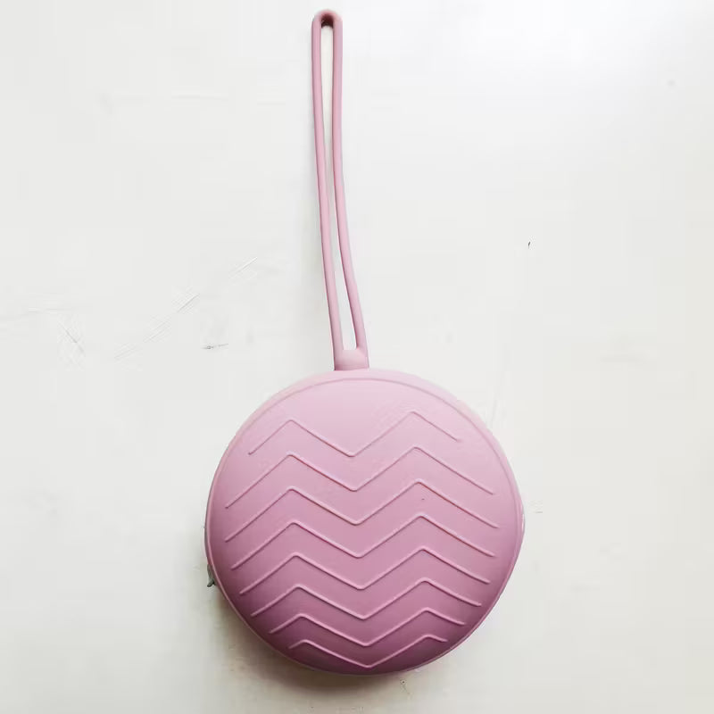 Pacifier case with zipper